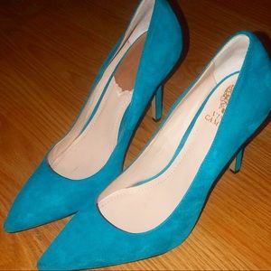 Turquoise Vince Camuto Punps